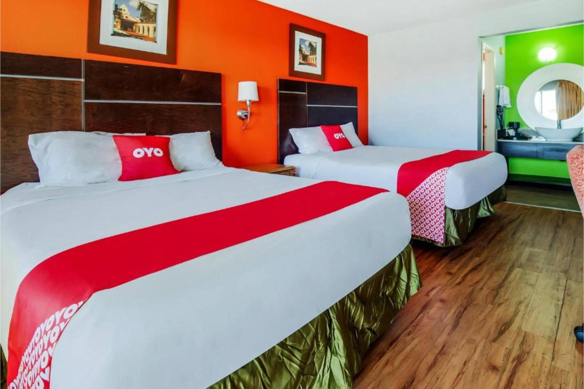Hotel Europa Ridgecrest Bagian luar foto